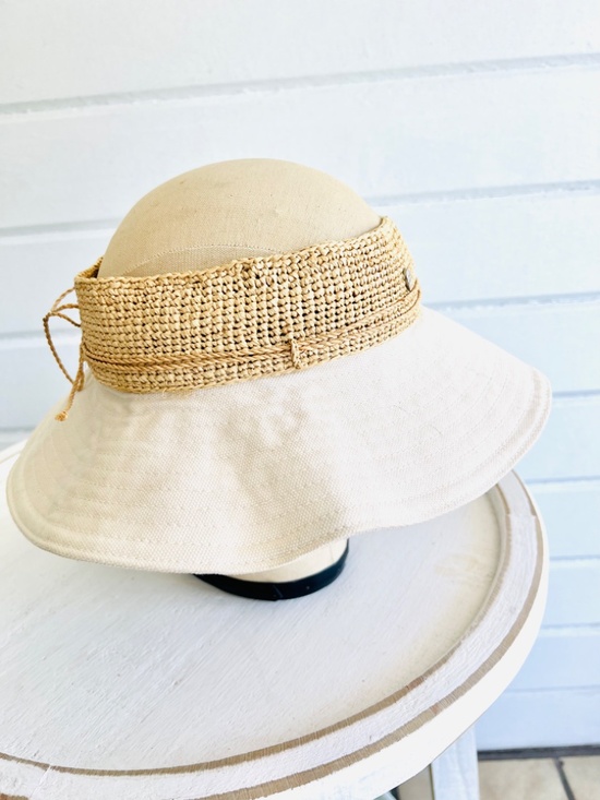 HELEN KAMINSKI Cotton & Raffia Visor Hat in Off White main image 5